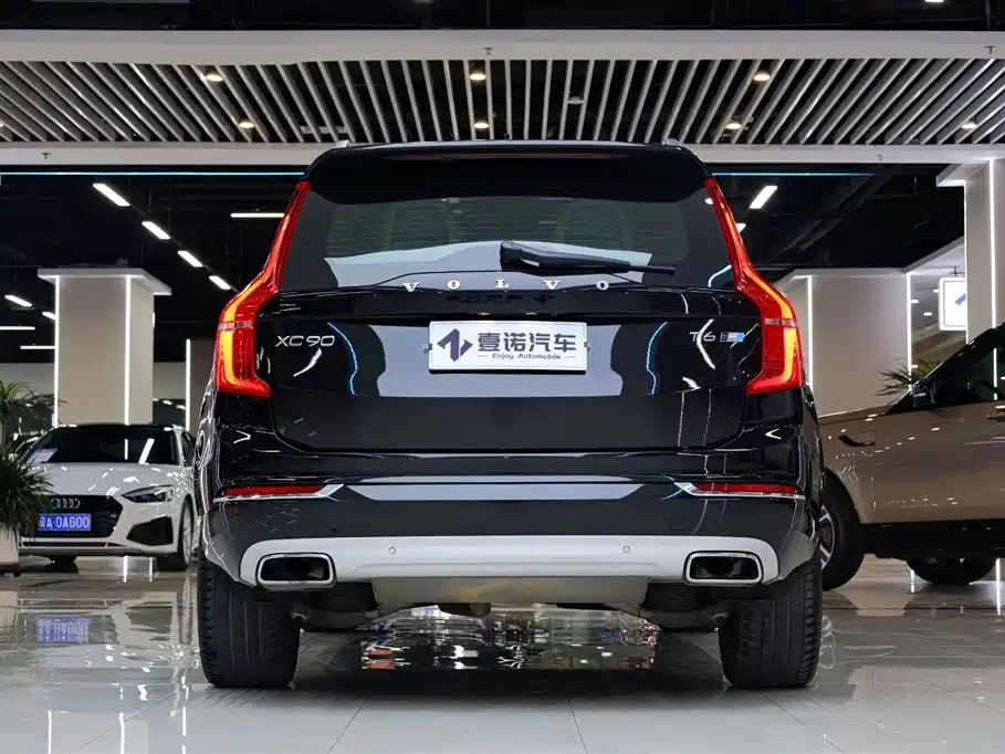 Фото 7 - Volvo XC90