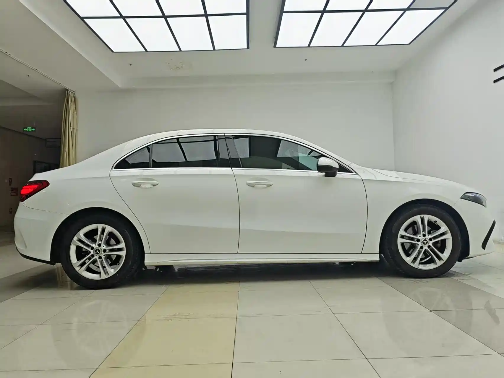 صورة 4 - Mercedes-Benz A-Class