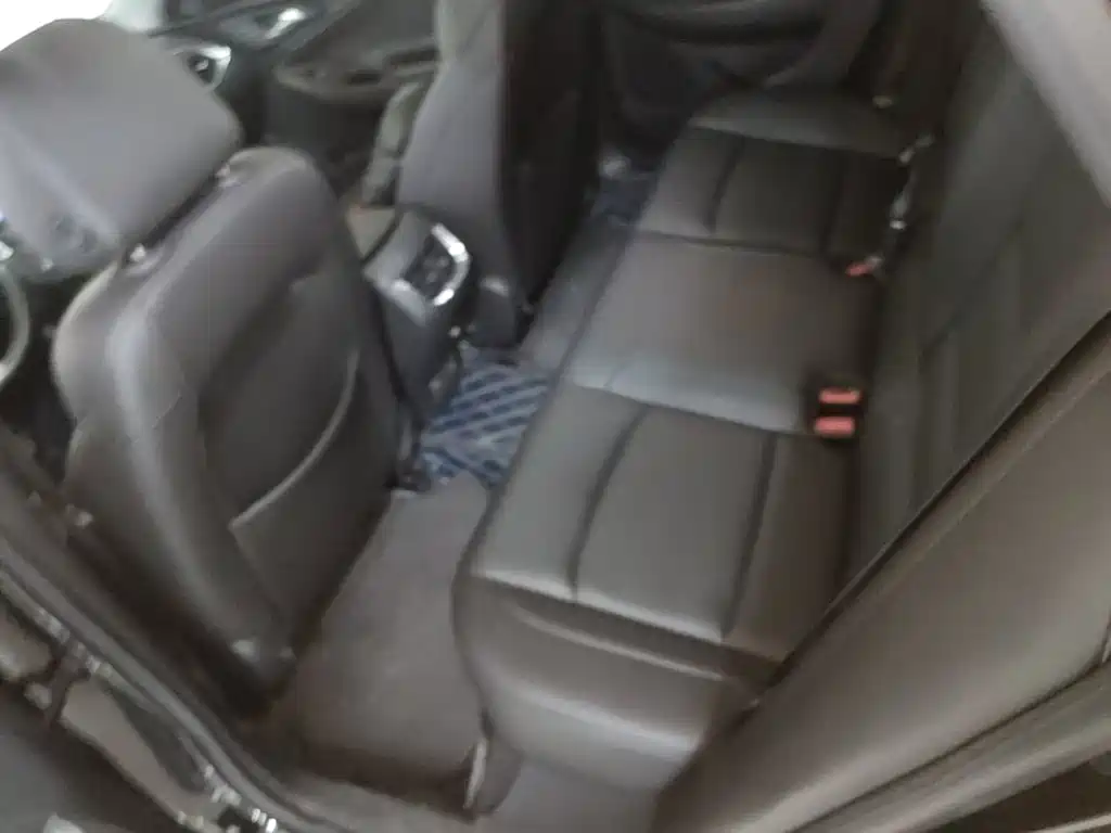 Photo 17 - Chevrolet Malibu XL