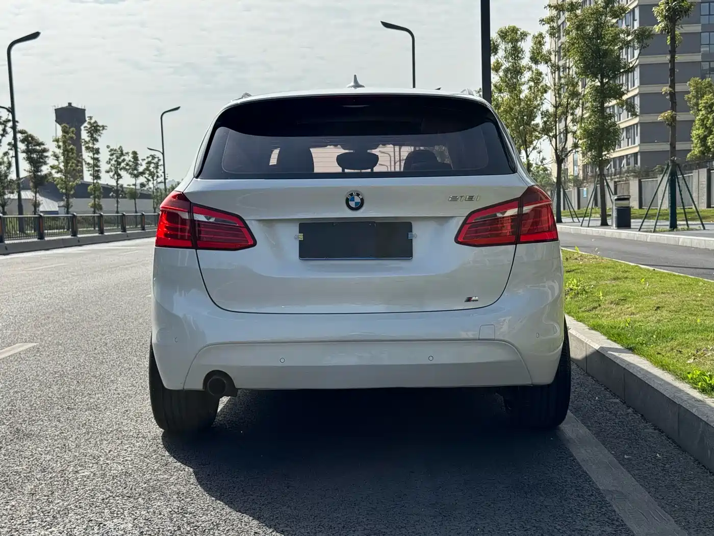 BMW 2 Series Touring 2016 218i Fashion Model фото 13