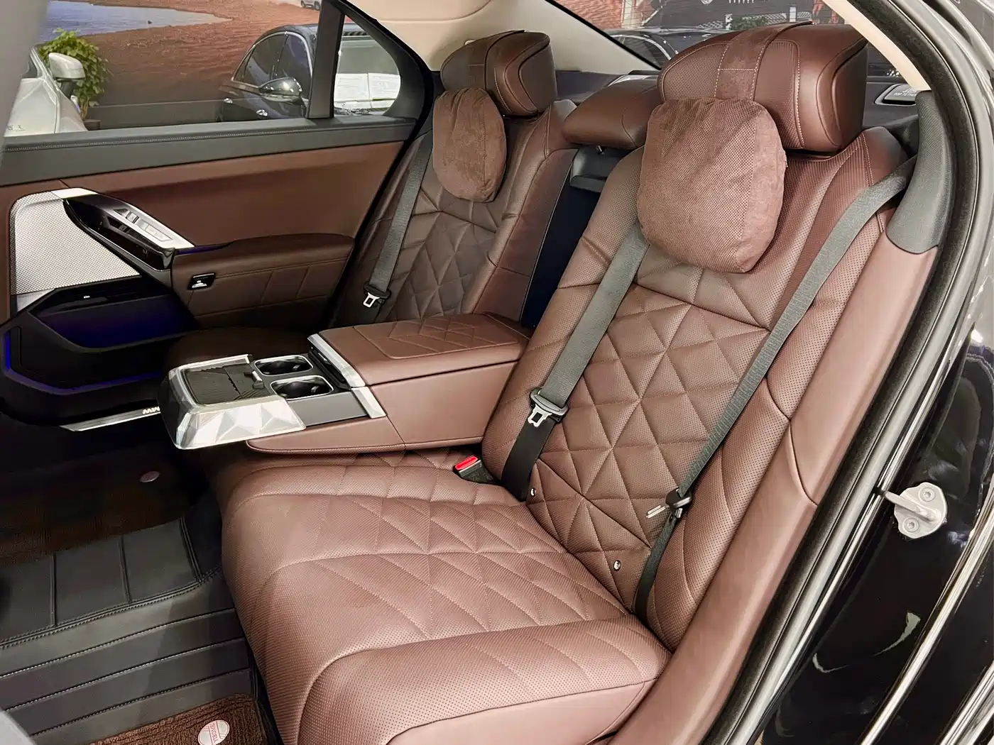 BMW 7-SERIES