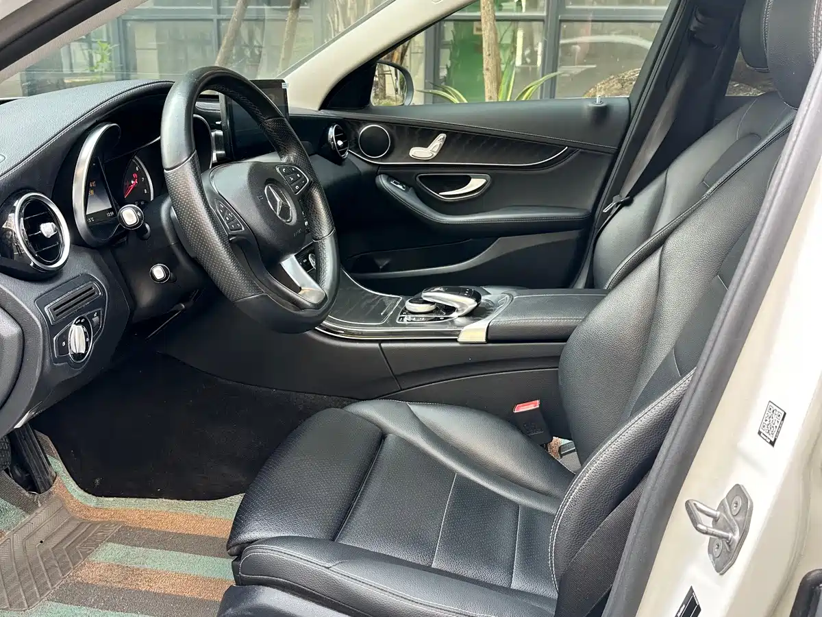 Фото 4 - Mercedes-Benz C-Class