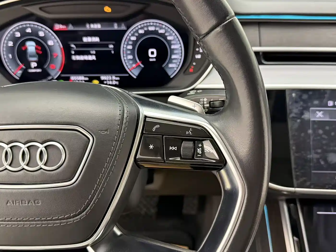 Audi A8 2023 A8L 50 TFSI quattro Exclusive фото 10