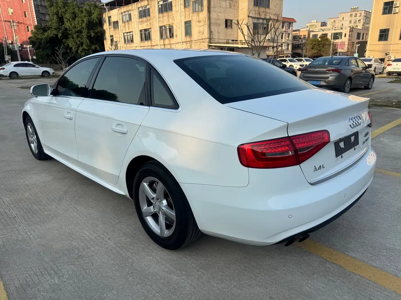 Audi A4L 2013 35 TFSI Automatic Comfort фото 6