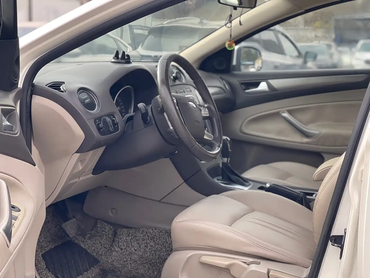 Ford Mondeo 2013 2013 2.3L Fashion Model