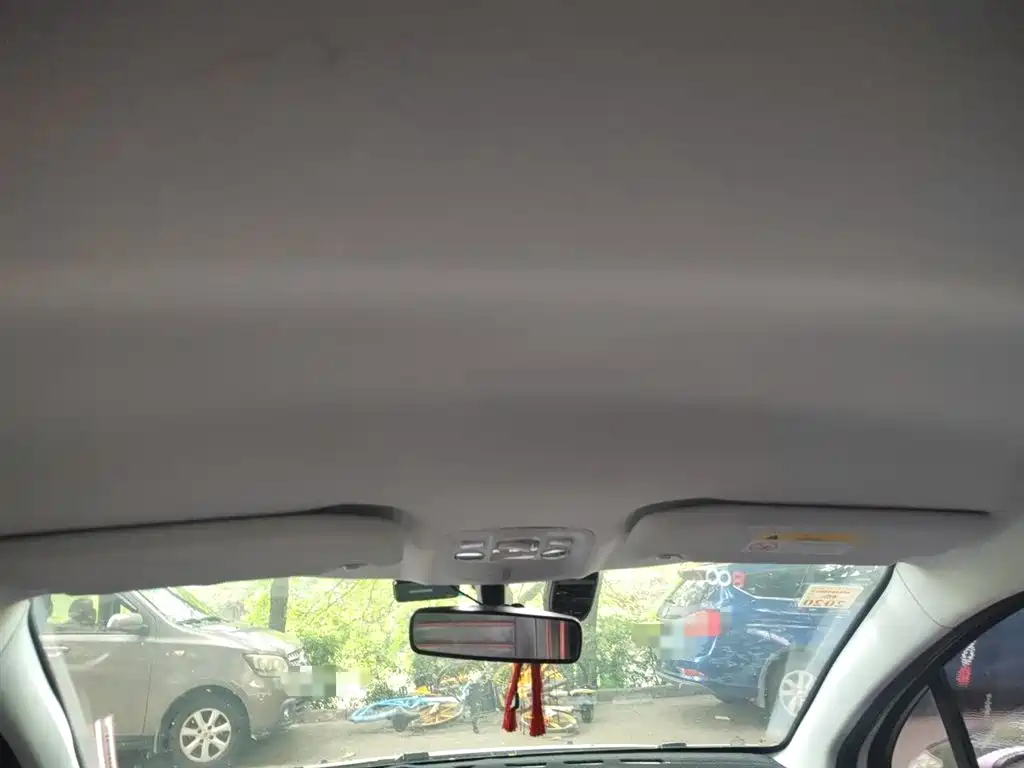 Peugeot 2008 2018 1.6L Automatic Trend Edition фото 9