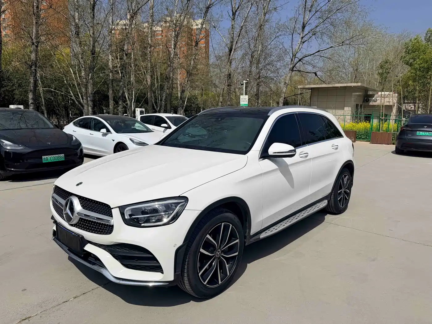 MERCEDES-BENZ GLC