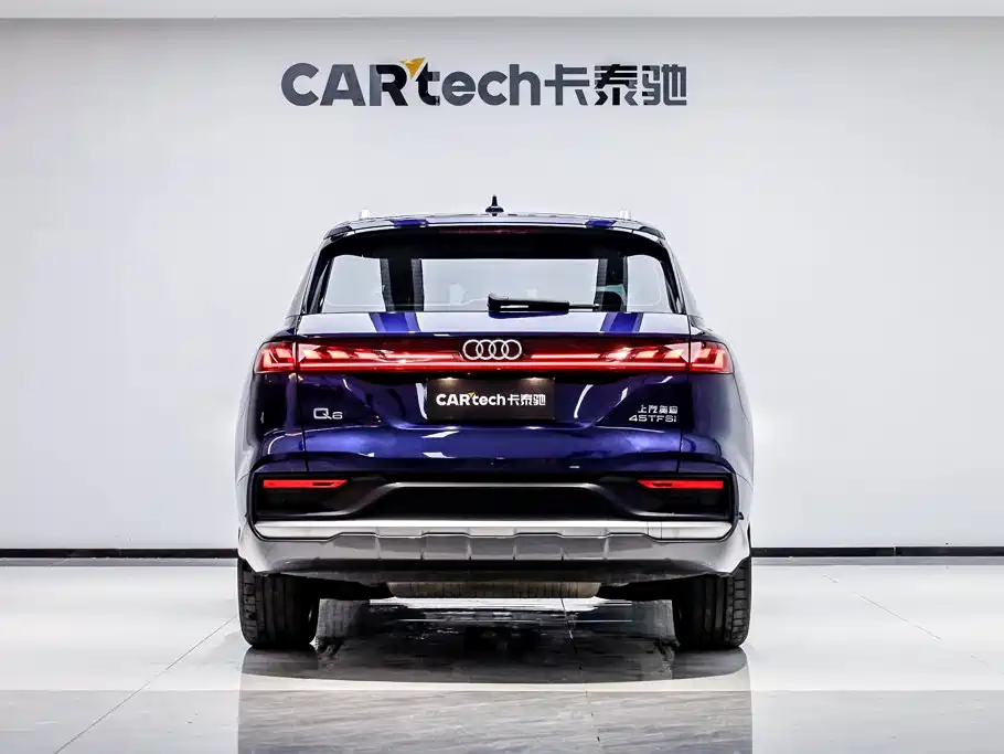 Photo 5 - Audi Q6
