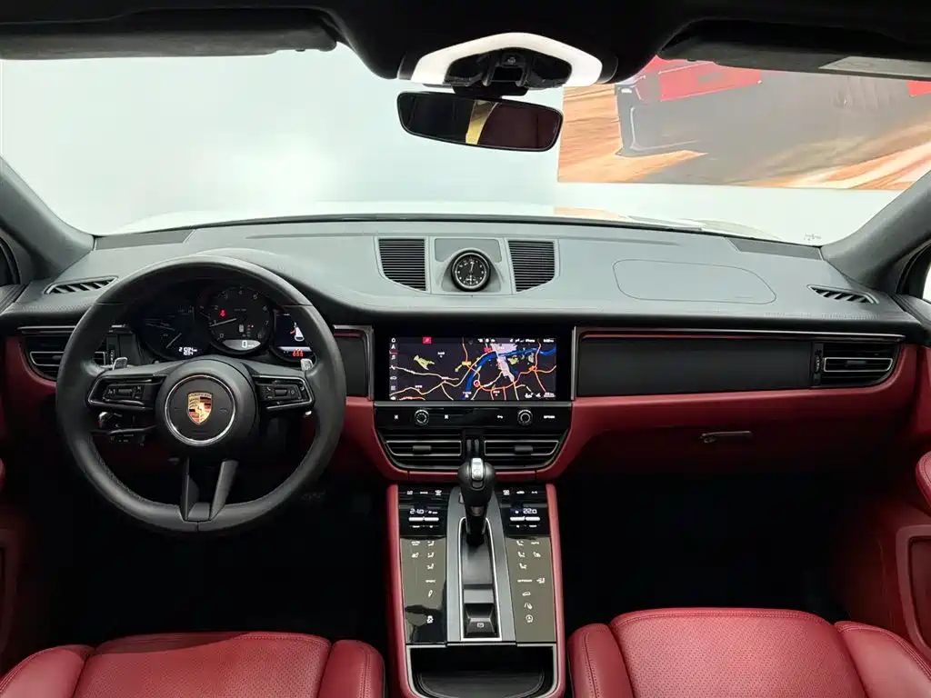 Porsche Macan 2024 Macan 2.0T фото 2