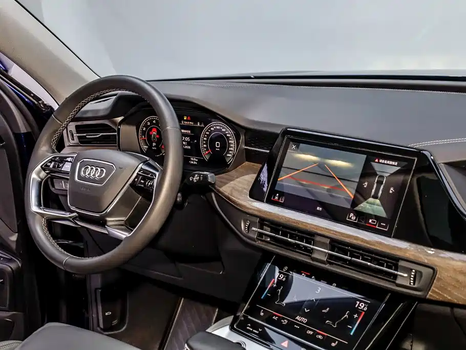 Photo 32 - Audi Q6