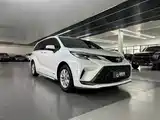 Фото 3 - Toyota Granvia