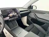 Photo 11 - Tesla Model Y