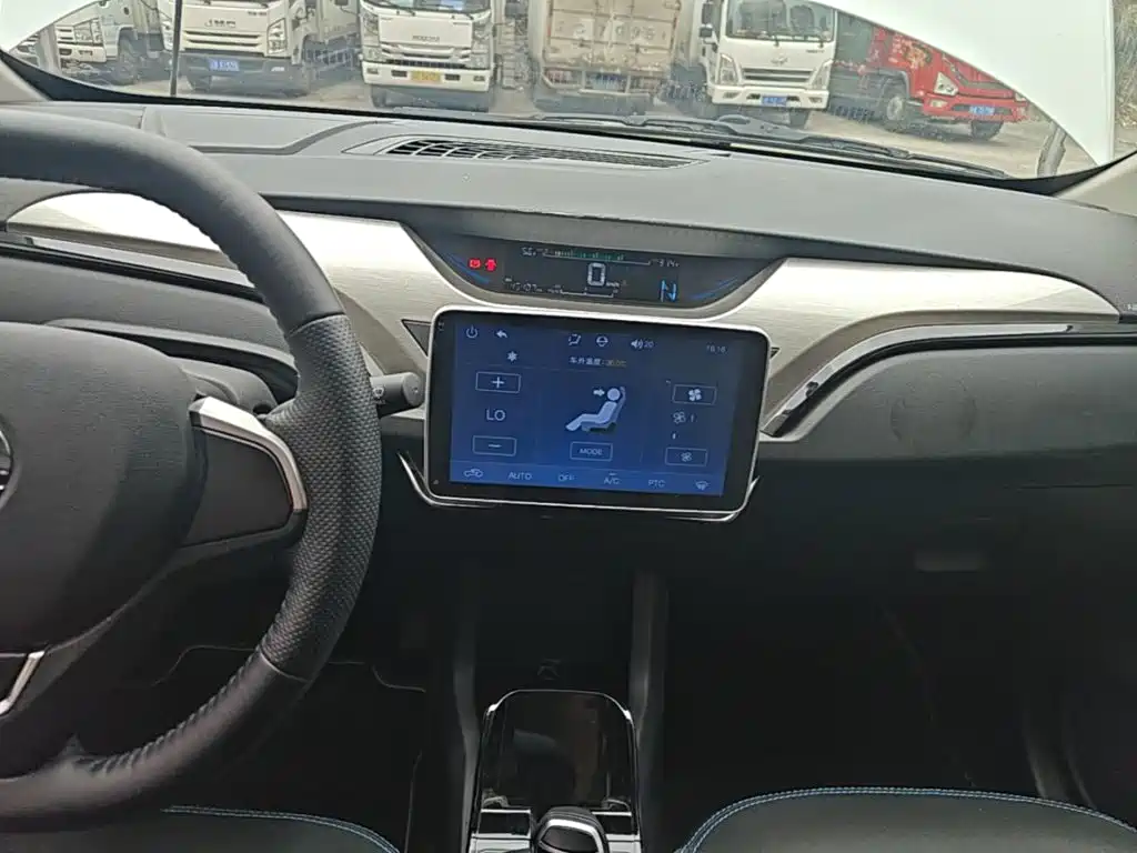 JMCG New Energy Yizhi EV3 2022 2021 Mini Radar Yue Run Model