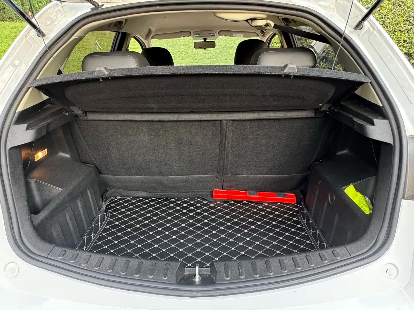 Фото 20 - Geely Vision X3