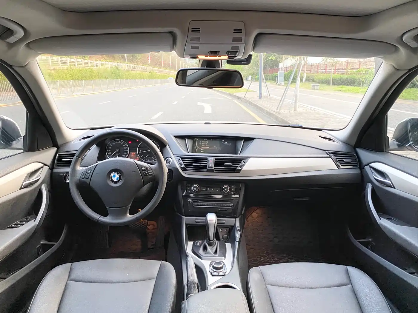 BMW X1 (Import) 2012 sDrive18i Luxury фото 12
