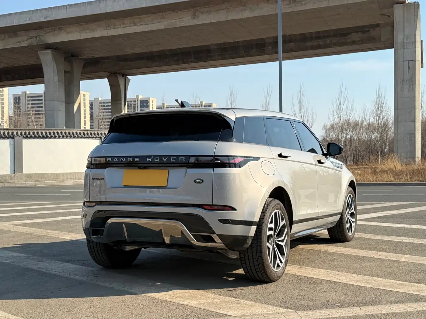 Land Rover Range Rover Evoque 2024 Range Rover Evoque L 249PS Light Master Edition фото 9