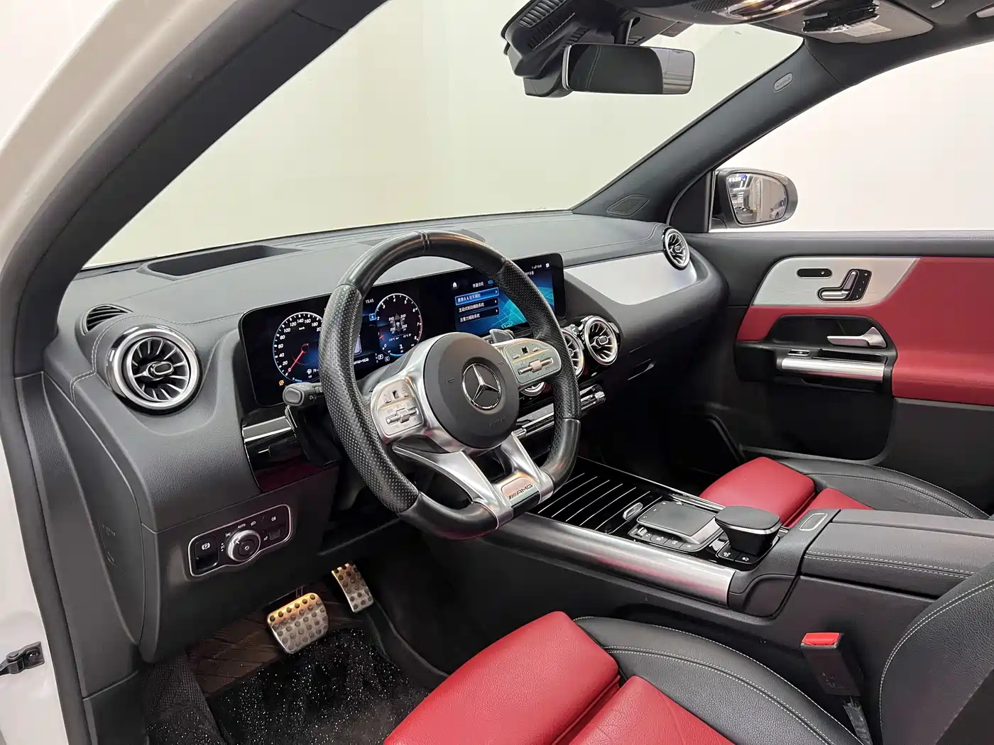 MERCEDES-BENZ GLA AMG