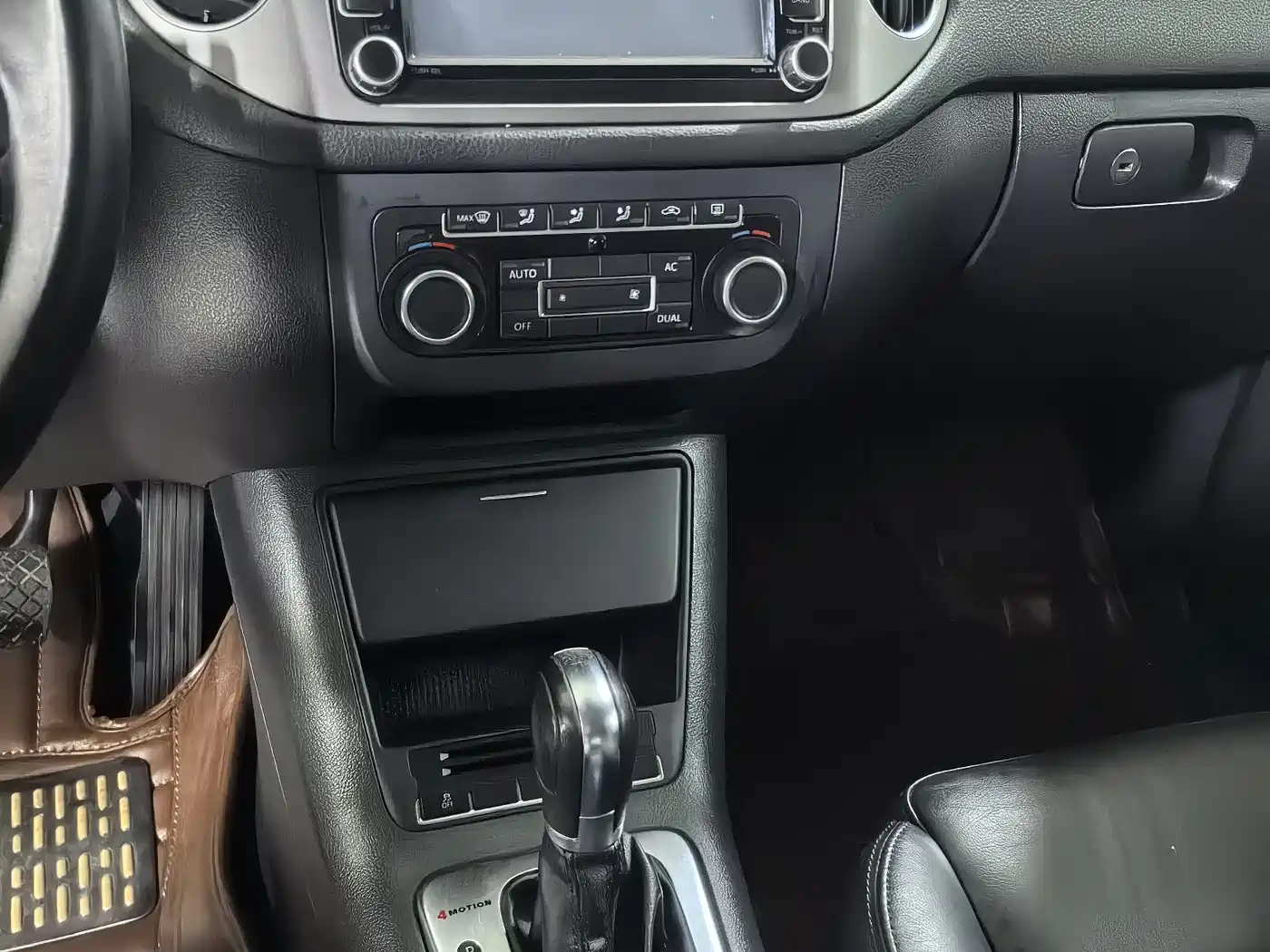Volkswagen Tiguan 2012 1.8TSI Automatic 4WD Trend Edition фото 11