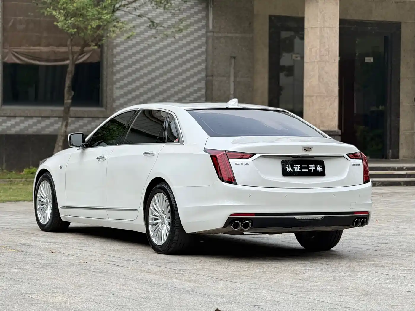 CADILLAC CT6