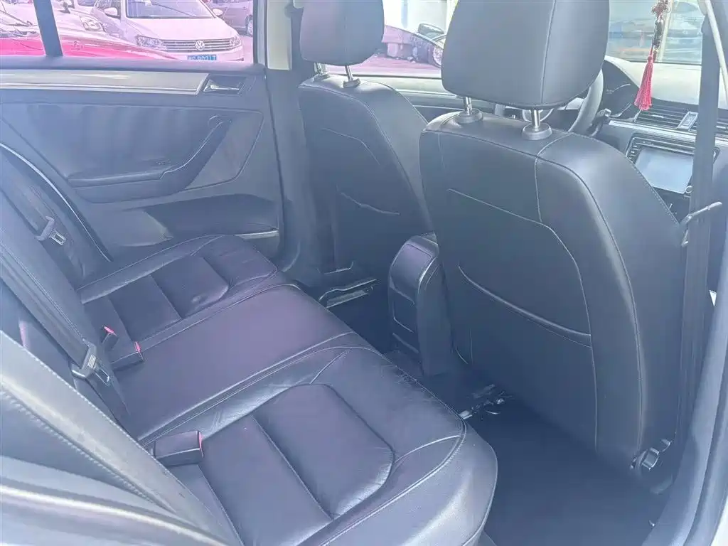 Volkswagen Bora 2013 1.6L Manual Comfort Model фото 5