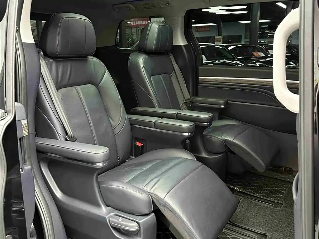 GAC Trumpchi Trumpchi M8 2021 Leading Show Series 390T Ultimate Edition фото 6