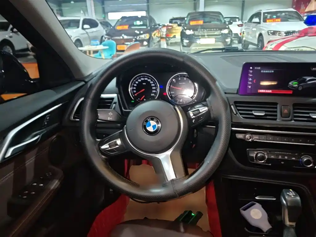 BMW 1 Series 2019 118i M Sport Package фото 11