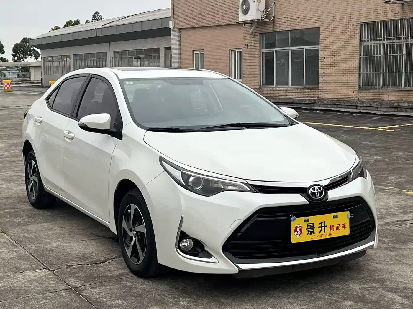 Toyota Levin 2017 Facelift 185T CVT Elite (China V) фото 3