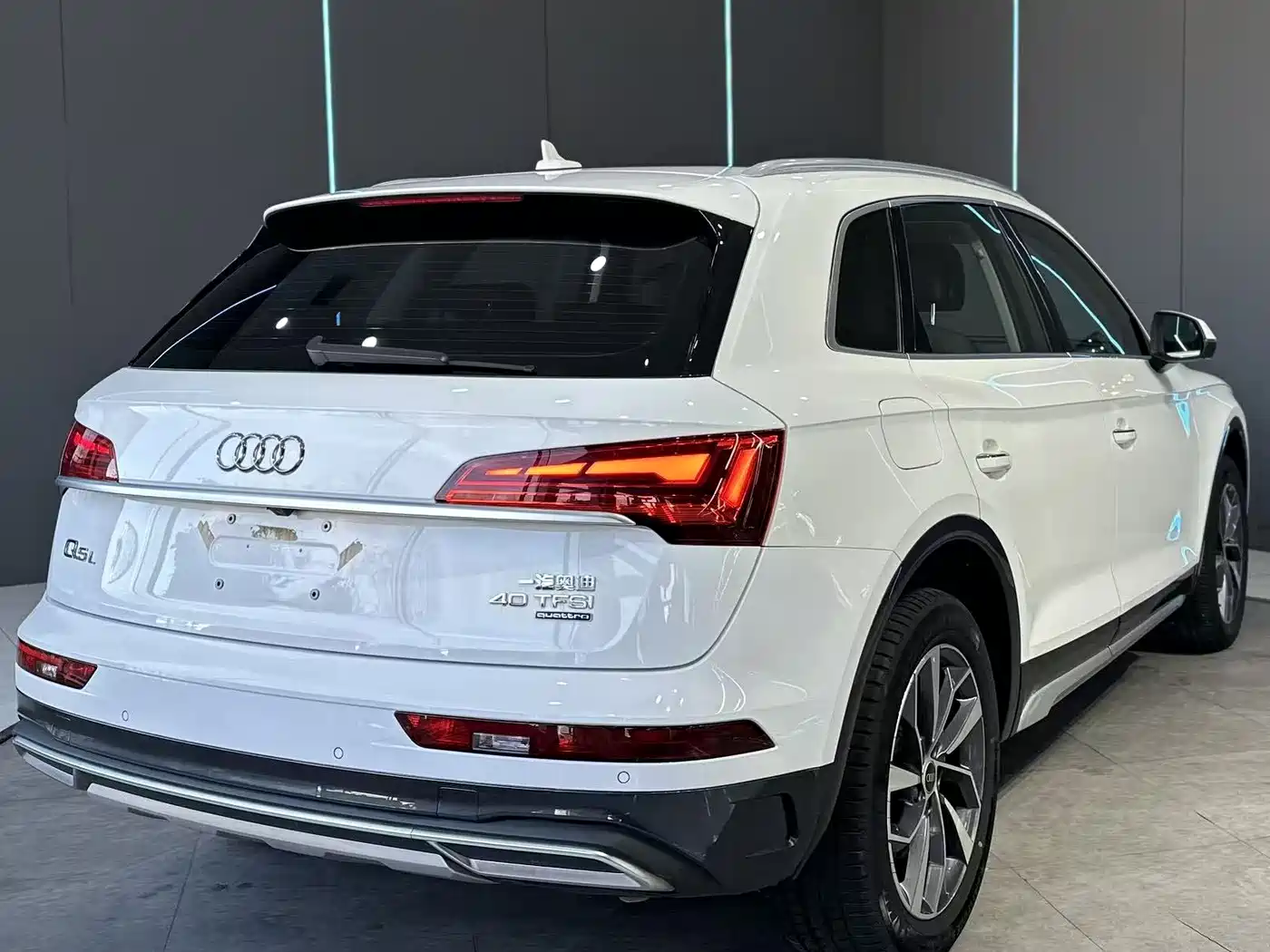 Audi Q5L 2023 40T Luxury Elegance фото 6