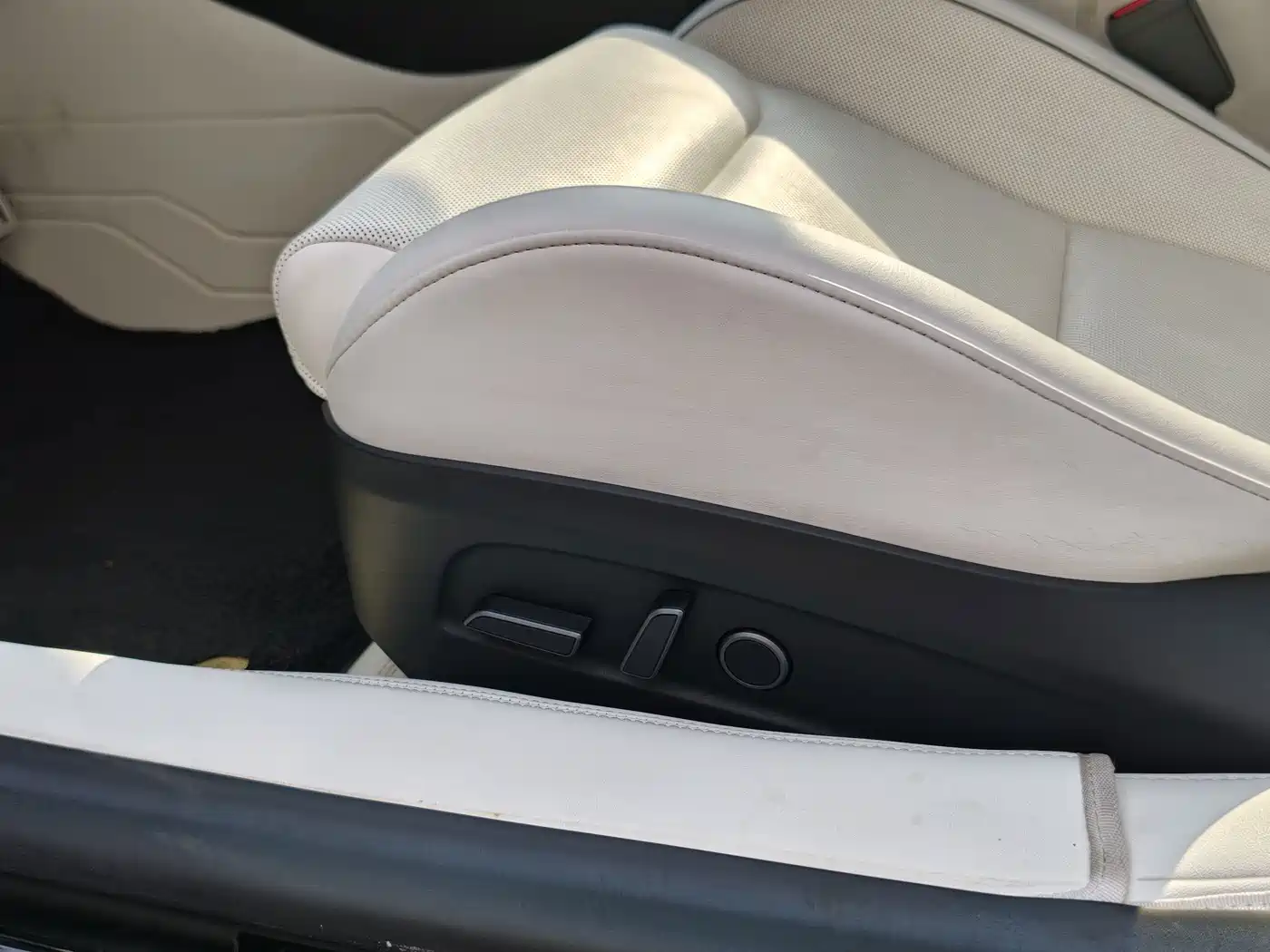Фото 12 - Tesla Model 3