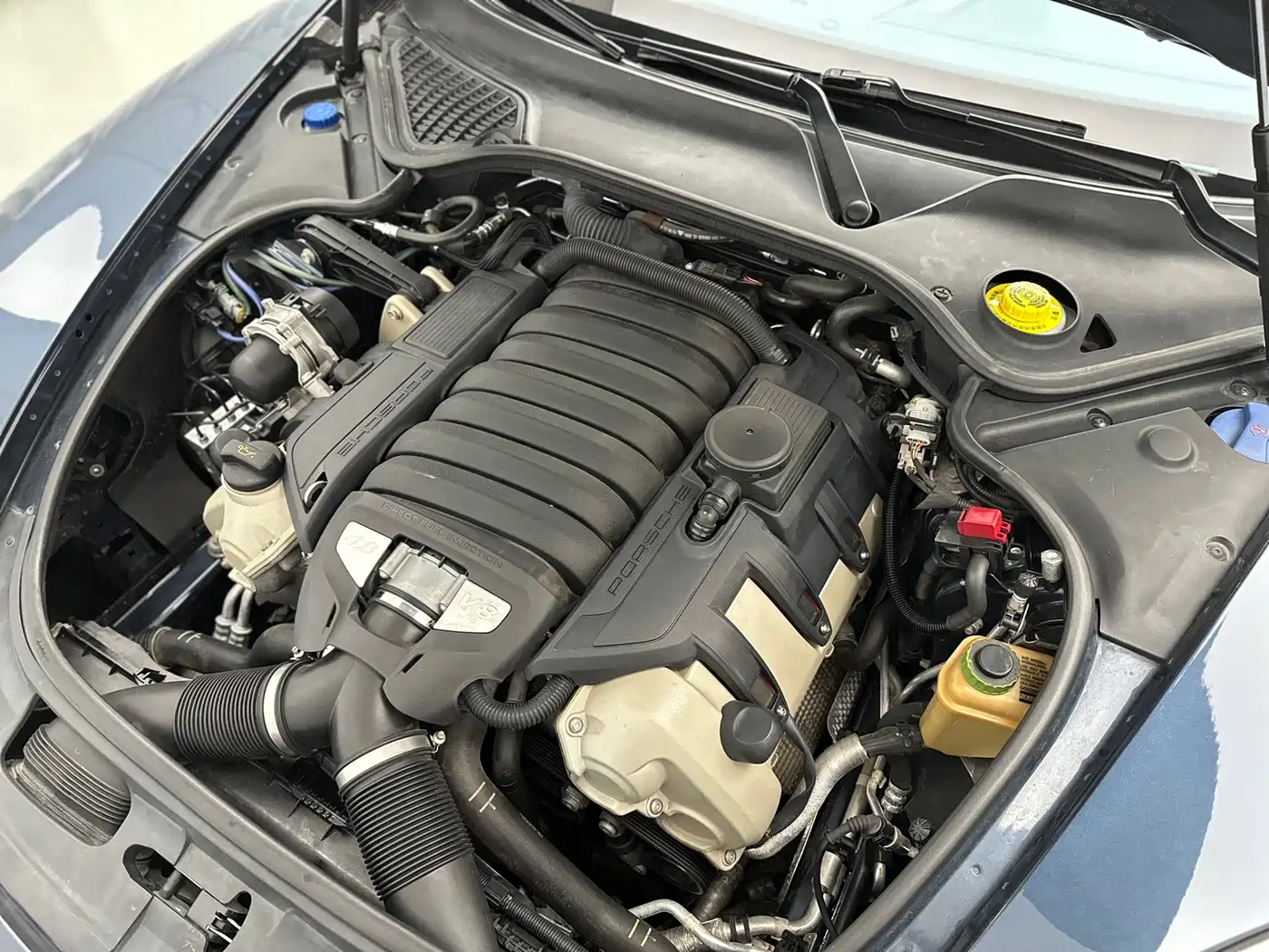 Porsche Panamera 2010 Model Panamera S 4.8L фото 51