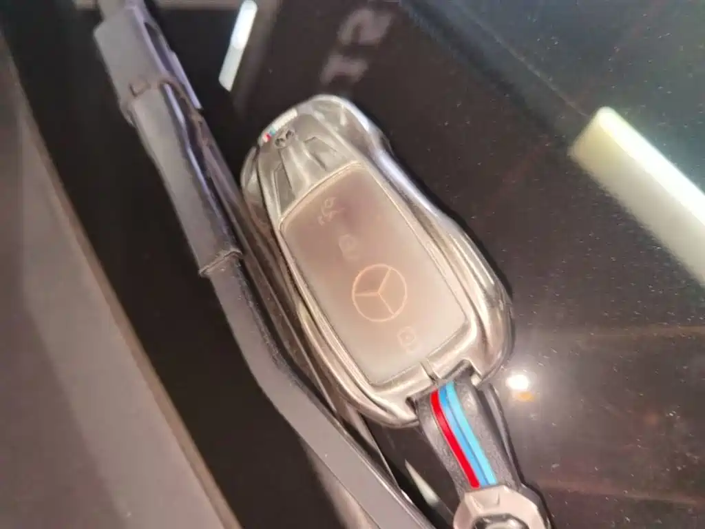 MERCEDES-BENZ GLC