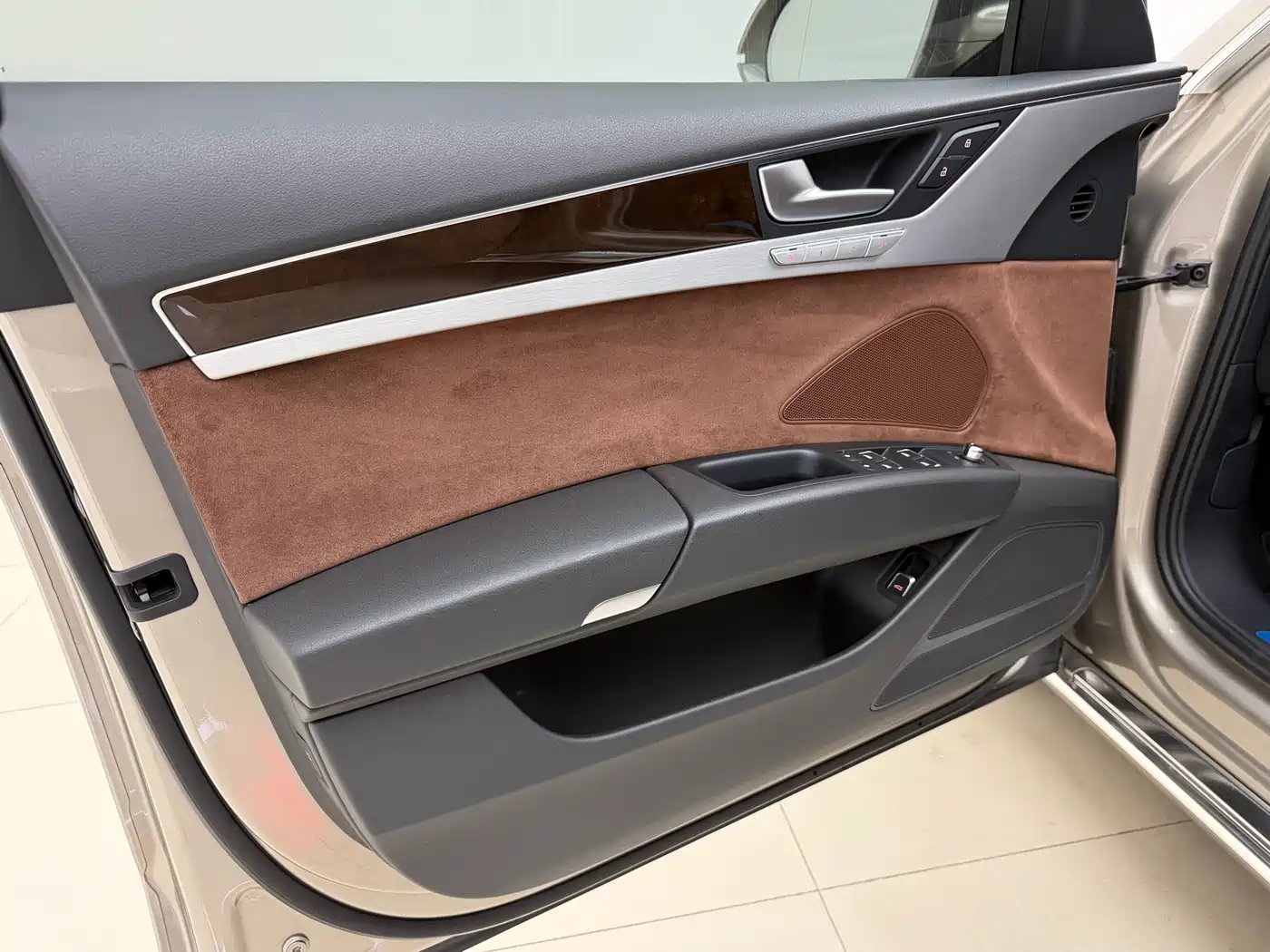 Audi A8 2013 A8L 45 TFSI quattro Comfort фото 21