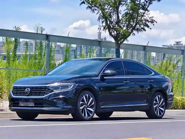 Volkswagen Passat Outstanding, 380TSI, Сияние дракона