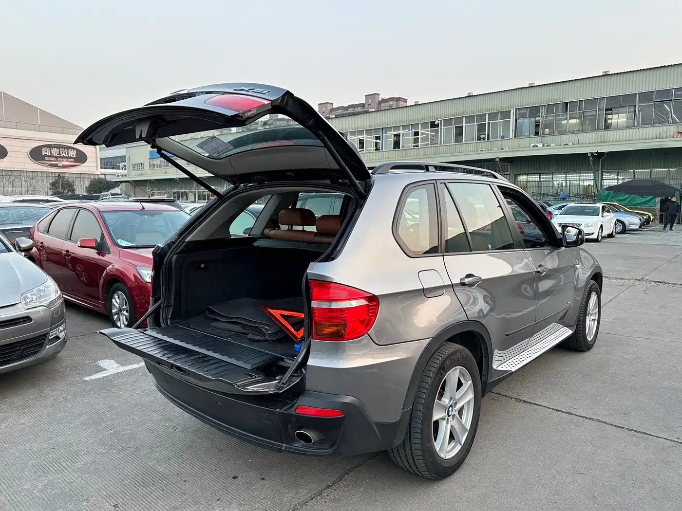 BMW X5 (Import) 2008 xDrive30i Leading Model фото 15