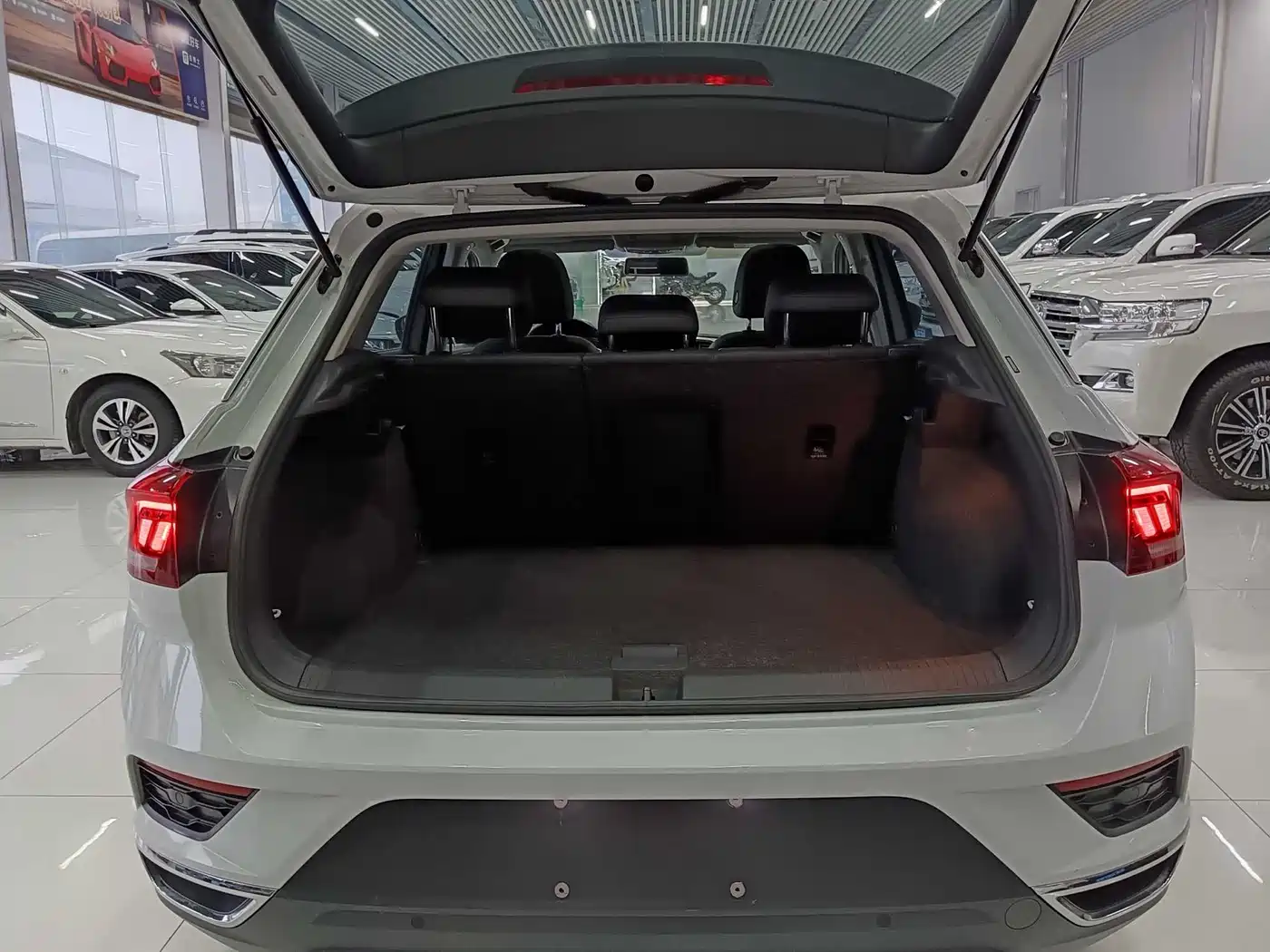 Volkswagen T-ROC 2022 280TSI DSG 2WD Elite PLUS фото 15