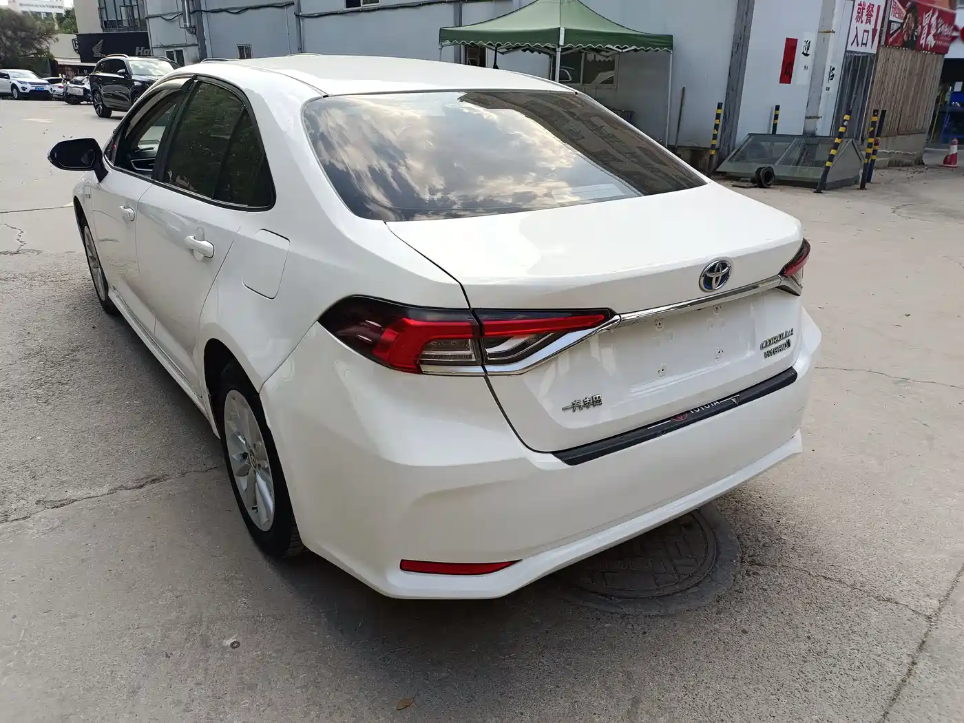 Toyota Corolla 2021 Hybrid 1.8L E-CVT Pioneer Edition фото 13