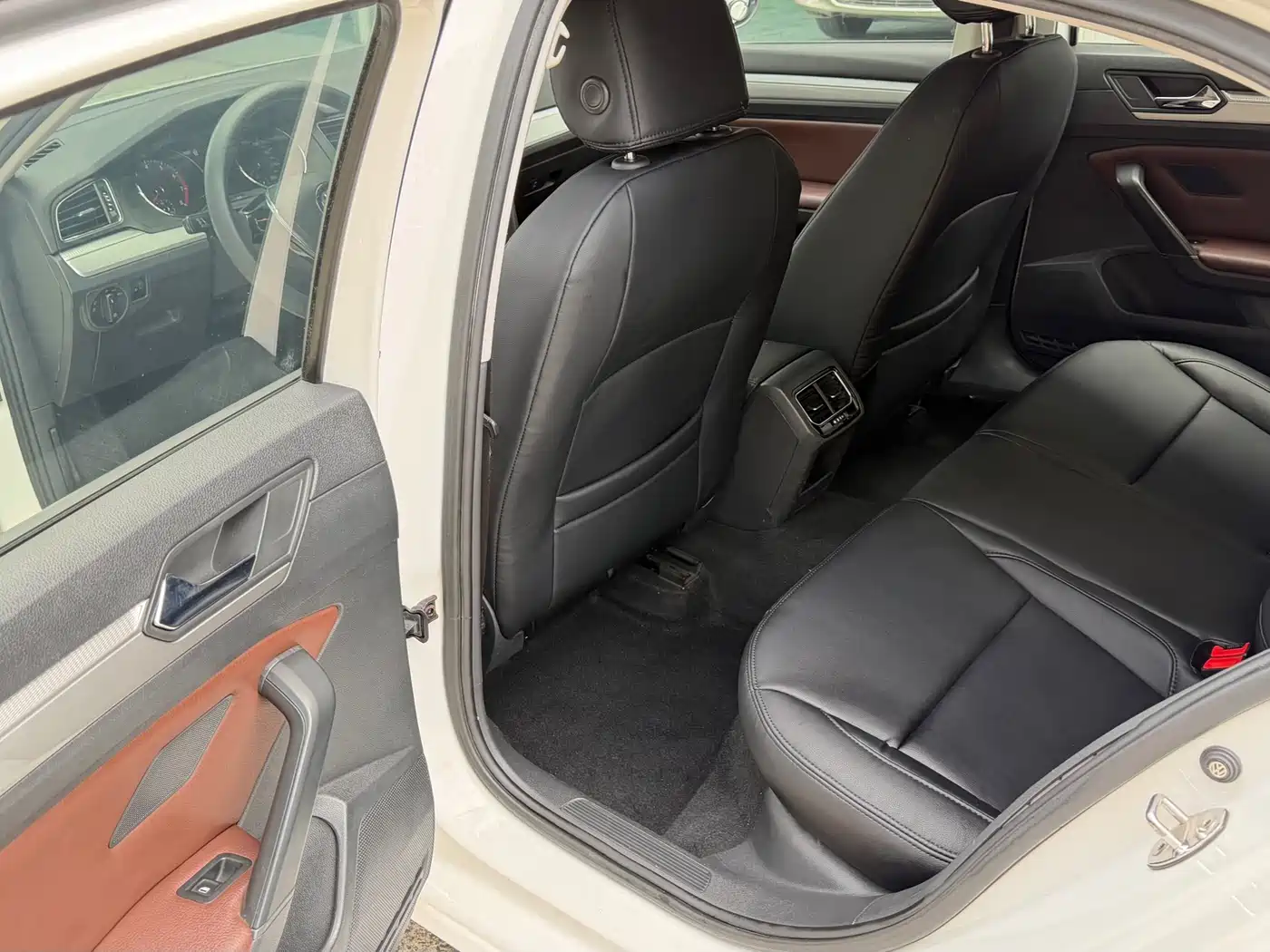 Volkswagen Lamando 2017 230TSI DSG Trend Edition фото 6