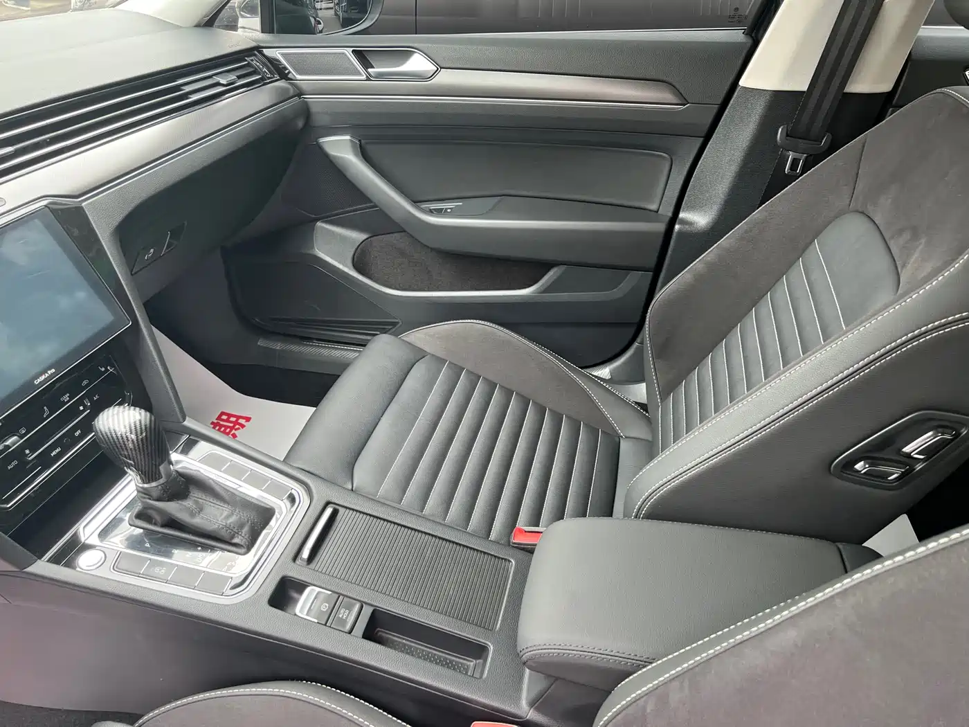 Volkswagen Magotan 2020 330TSI DSG Leading фото 18