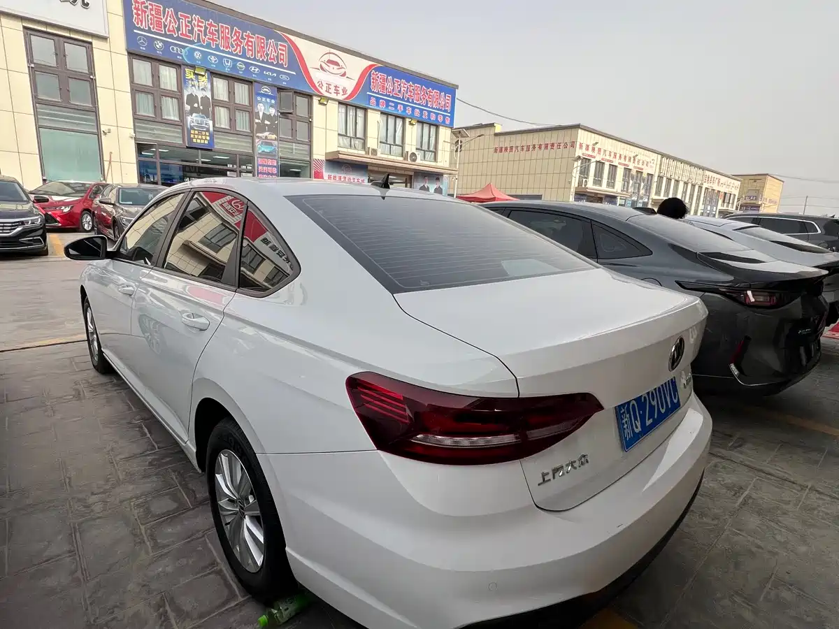 Volkswagen Lavida 2023 1.5L Auto Delight Edition фото 6