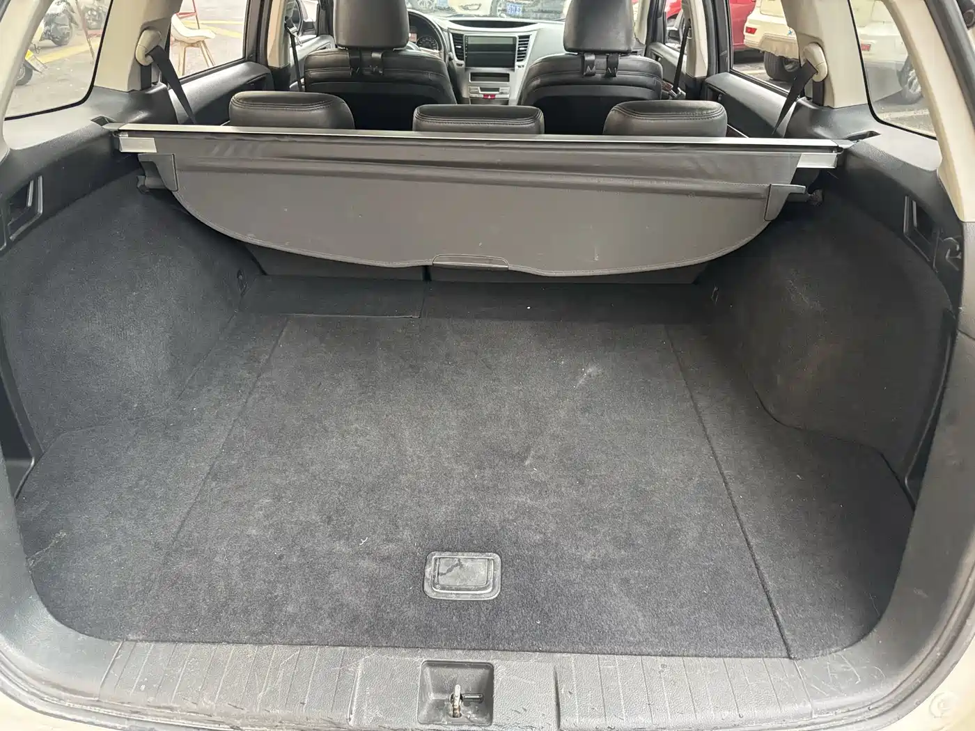 Subaru Outback 2011 2.5i Luxury Navigation Edition фото 9