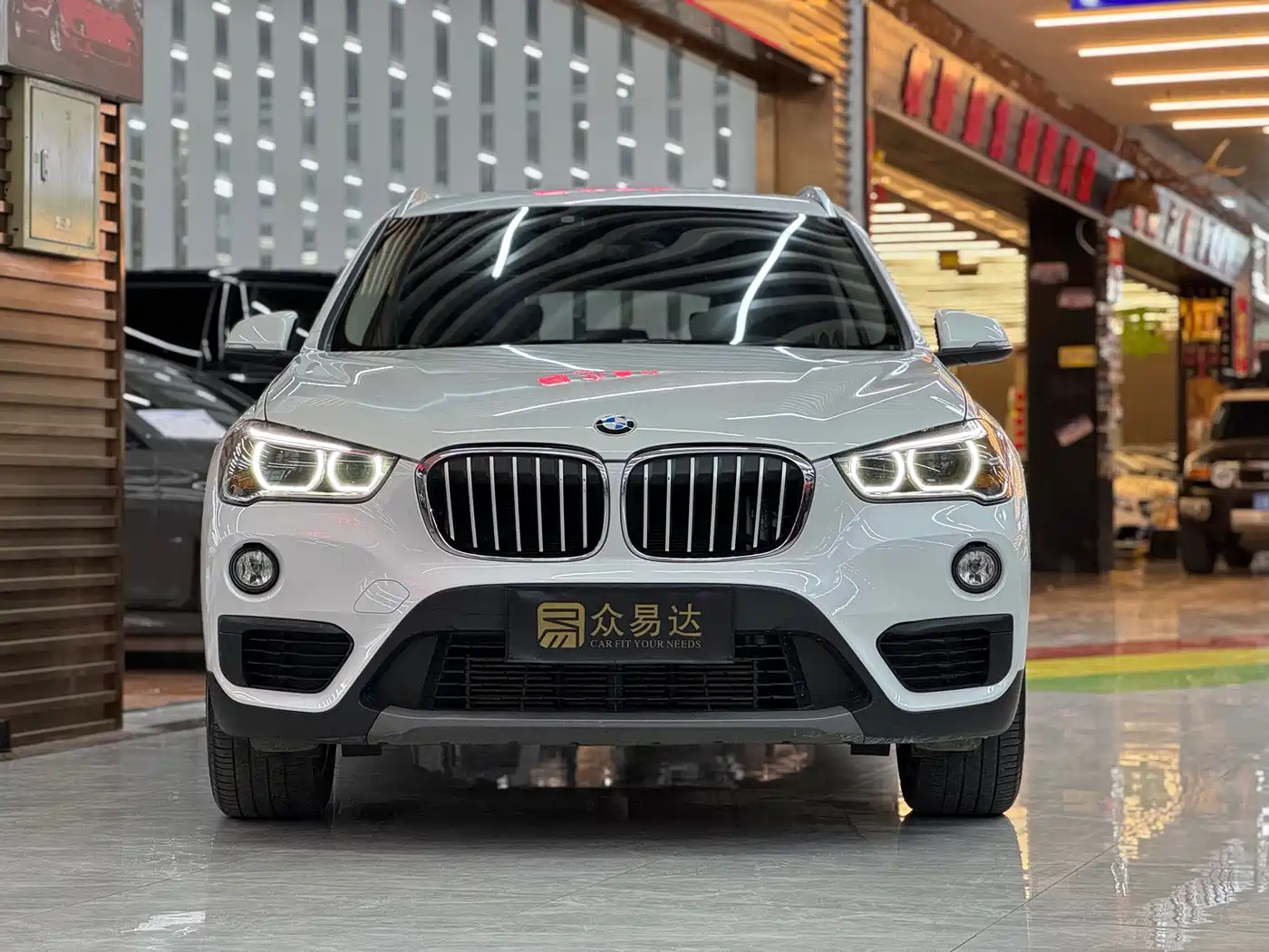 BMW X1 2019 sDrive20Li Leading Model фото 2