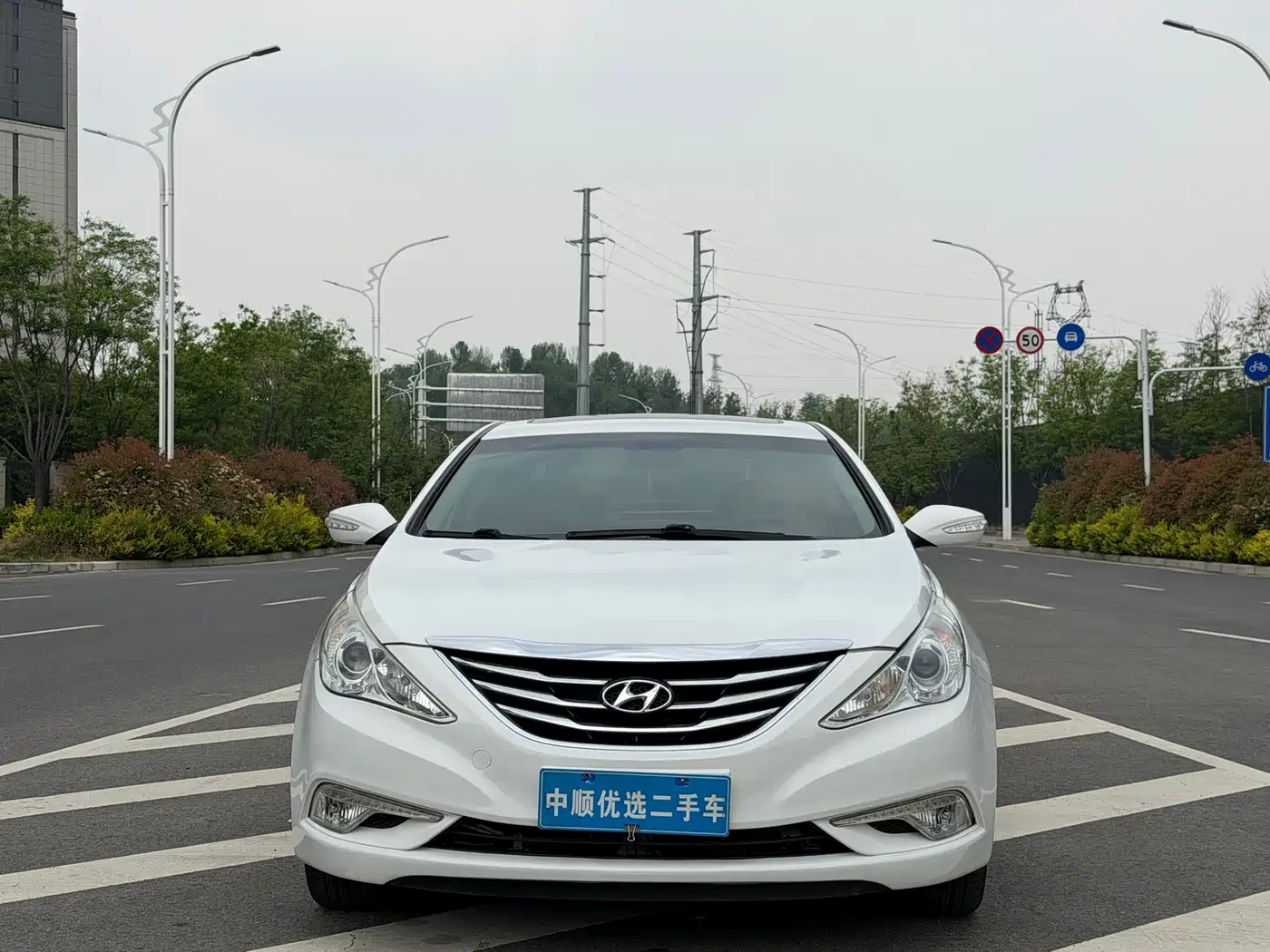 Hyundai Sonata 2014 2.0L Automatic Luxury фото 2