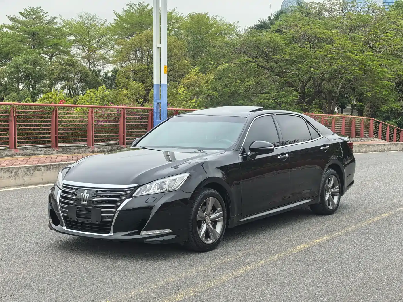 Toyota Crown 2015 2.0T Fashion