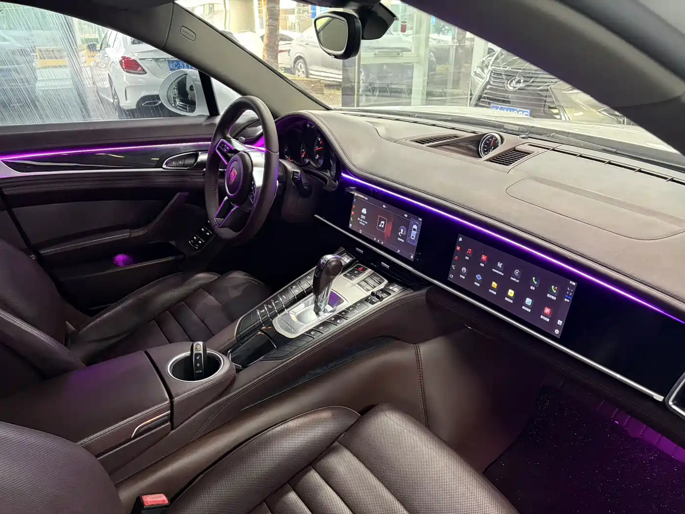 Фото 11 - Porsche Panamera