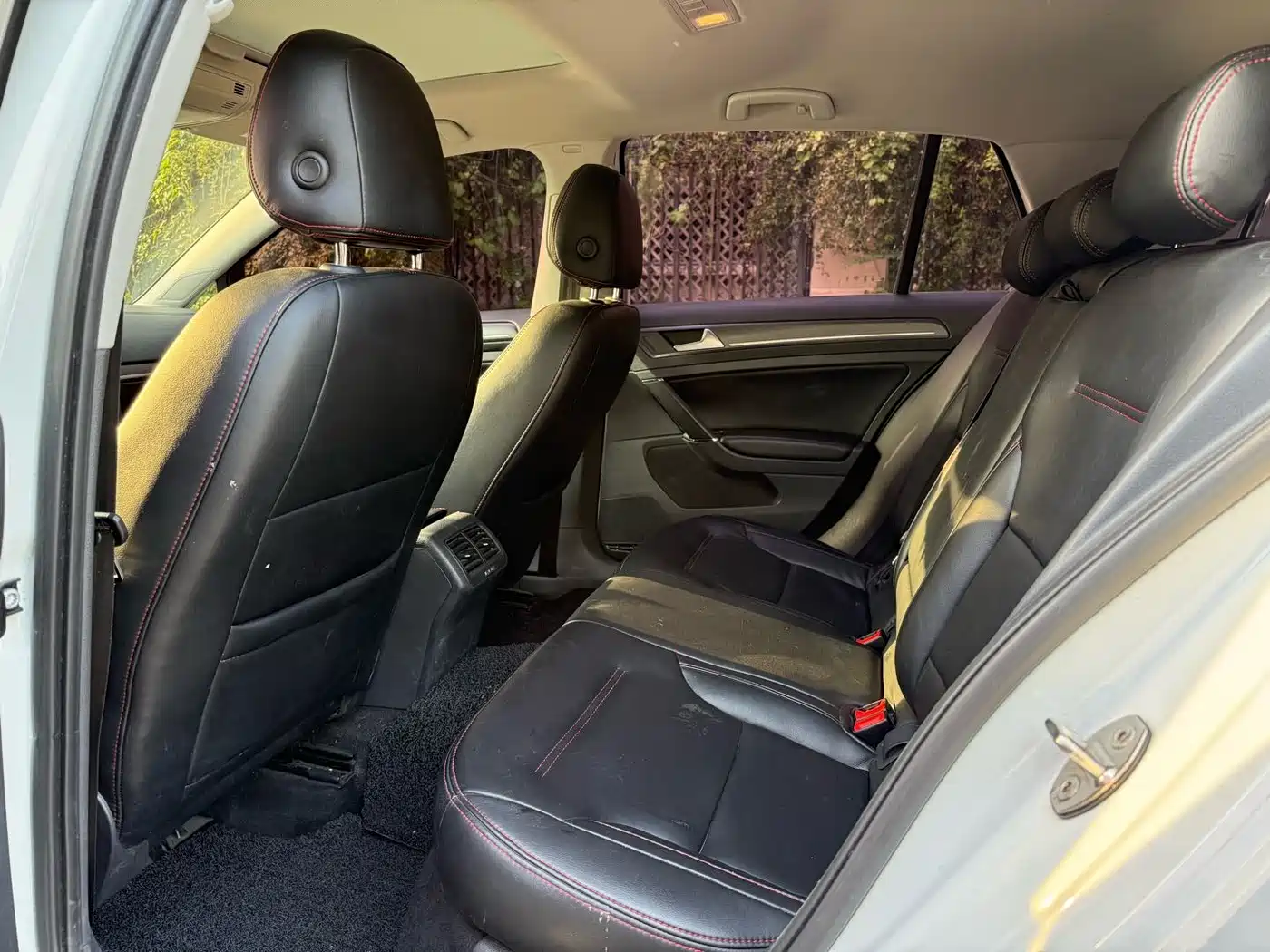 Volkswagen Golf 2017 230TSI Auto Comfort Millionth Anniversary Edition фото 6