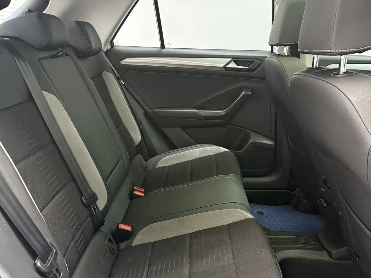Volkswagen T-ROC 2022 280TSI DSG 2WD Elite PLUS фото 16