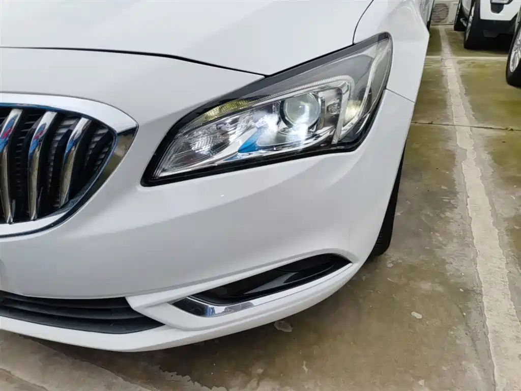 Buick Verano 2017 Sedan 20T DCT Elite фото 24