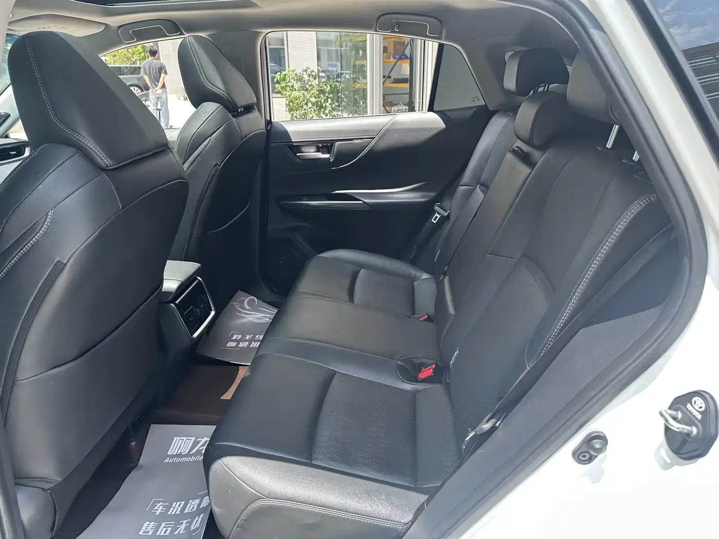 Toyota Venza 2022 2.0L CVT 2WD Premium фото 12