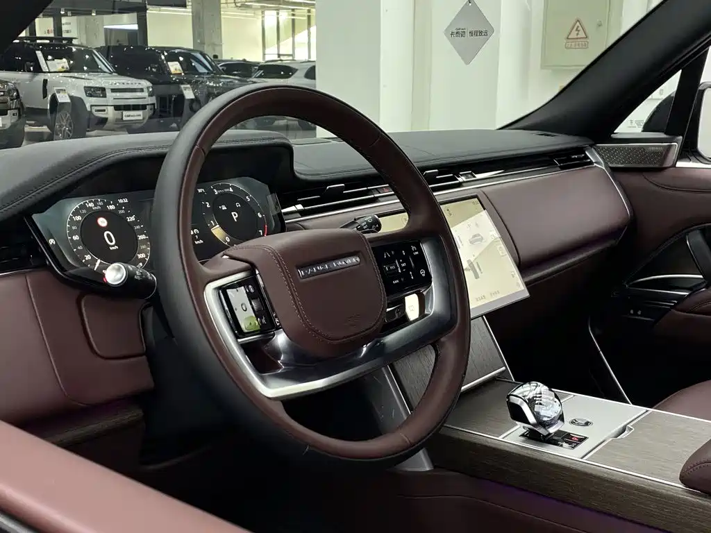 Photo 29 - Land Rover Range Rover