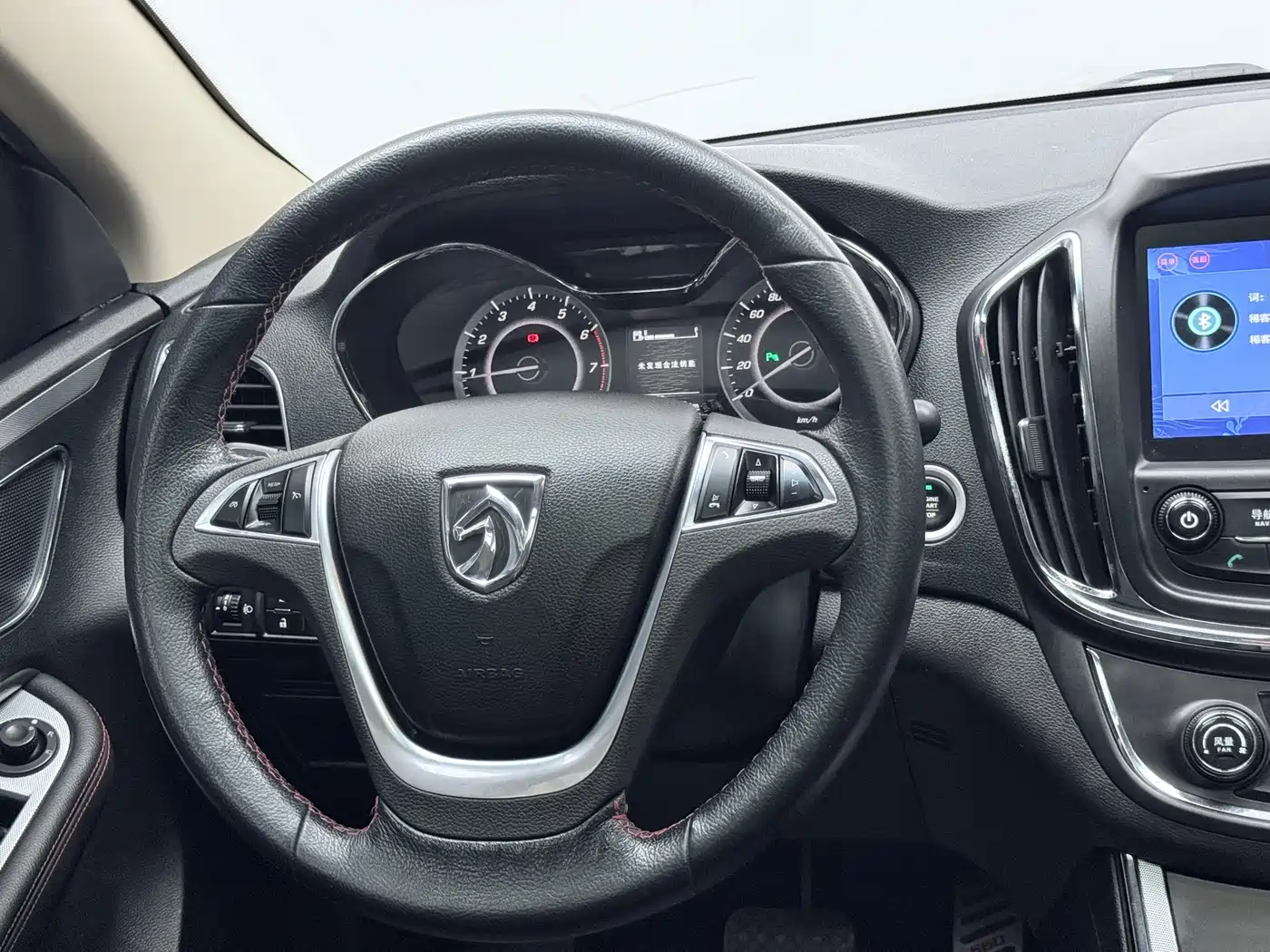 Baojun 560 2017 2016 1.8L iAMT Luxury